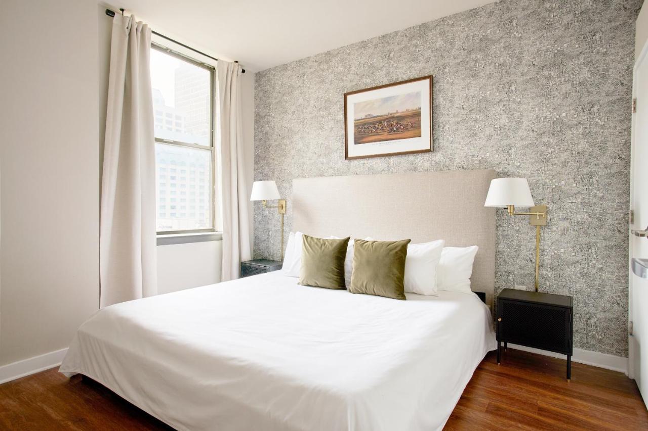 Sonder Liberty Place Philadelphia Room photo